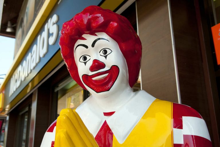 CEO McDonald s уволили за роман с сотрудницей