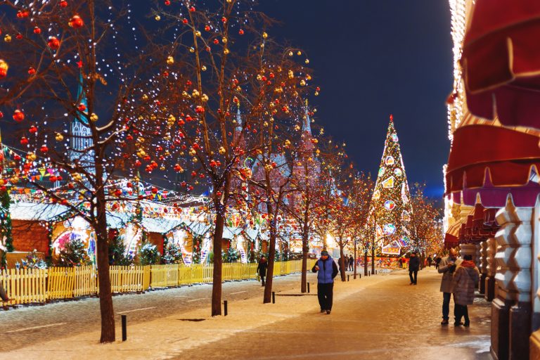Почти 85  россиян готовы работать 28 декабря  чтобы отдыхать в канун Нового года  Но бизнес на это не согласен