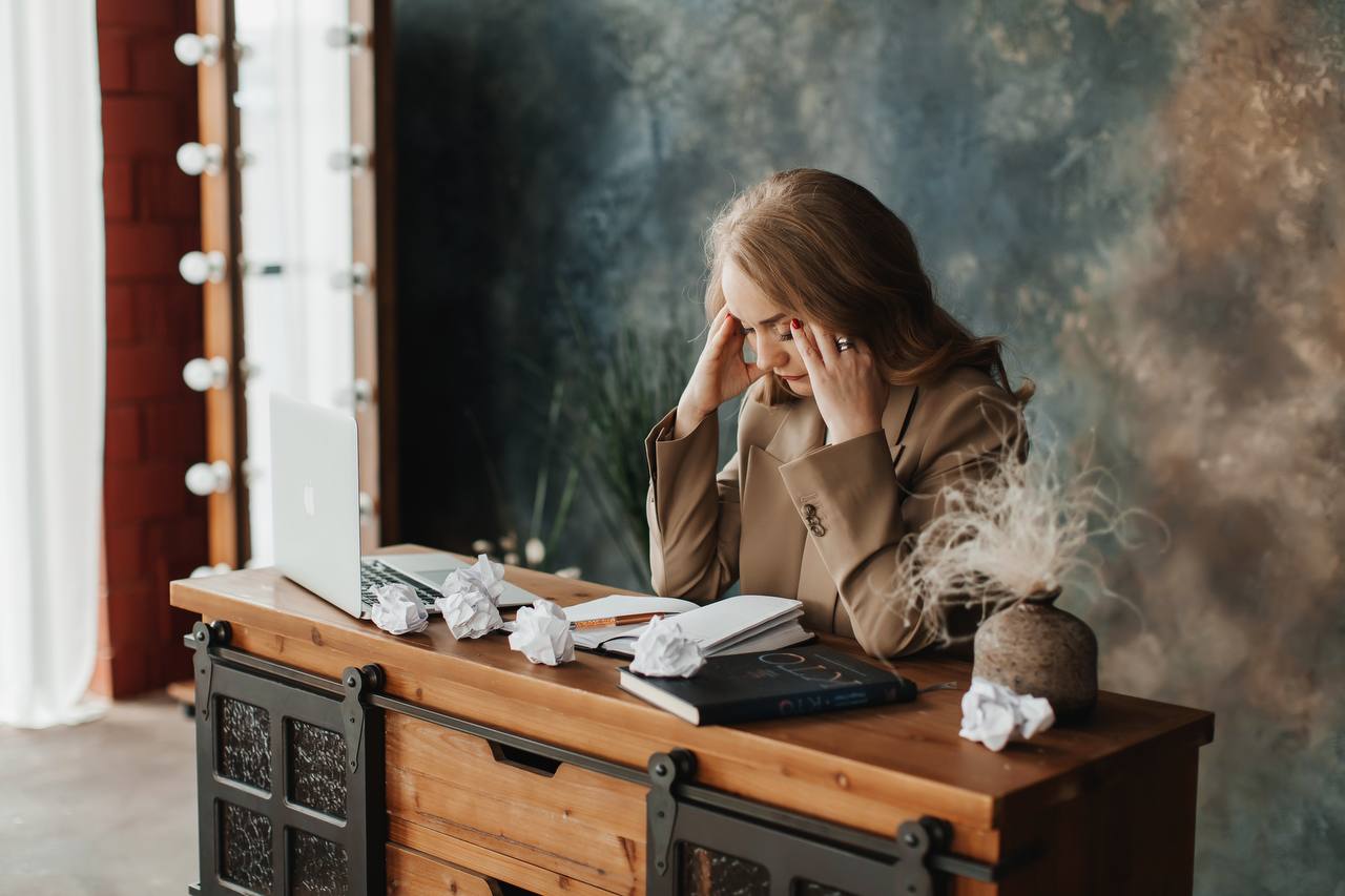 Почему сотрудники выгорают  и как это видно изнутри