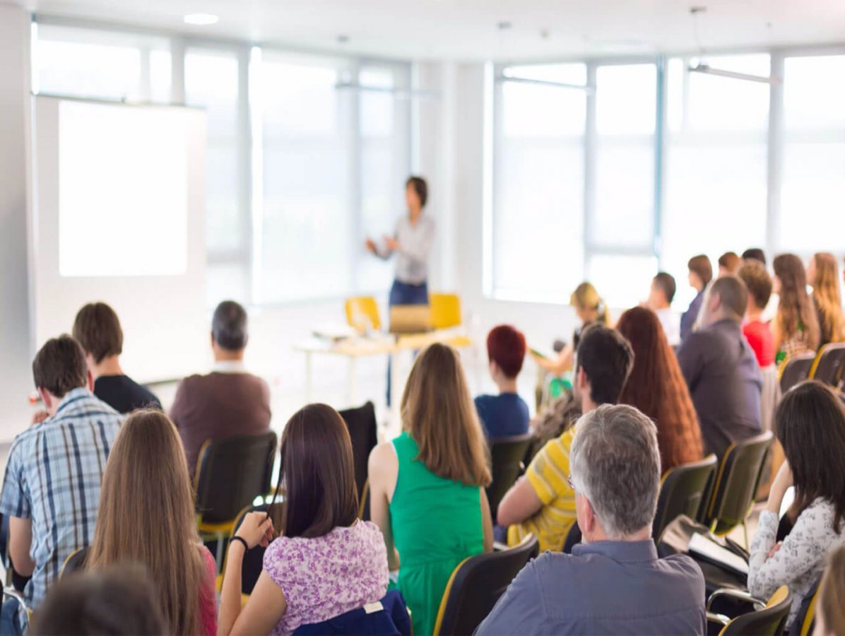 Анна Сущевская   Русский тренинг   творческая лаборатория  где создается баланс логики и полета фантазии 