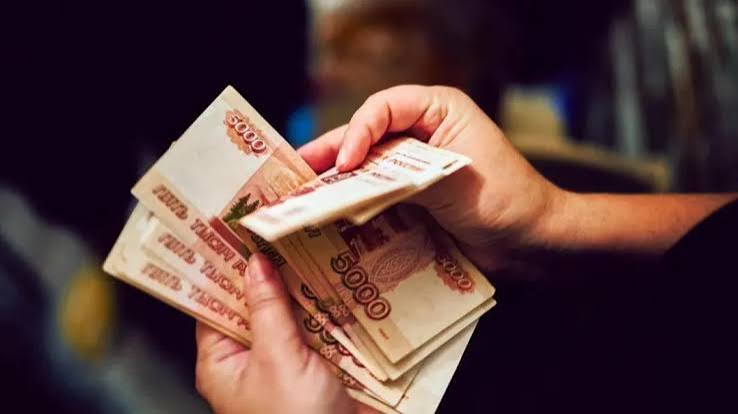 4 из 10 россиян не согласятся на  серую  зарплату